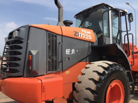 ขายรถตักล้อยาง HITACHI ZW220 นำเข้าเองจากญี่ปุ่น สภาพสวยพร้อมใช้งาน มีVDOการทำงานครับ