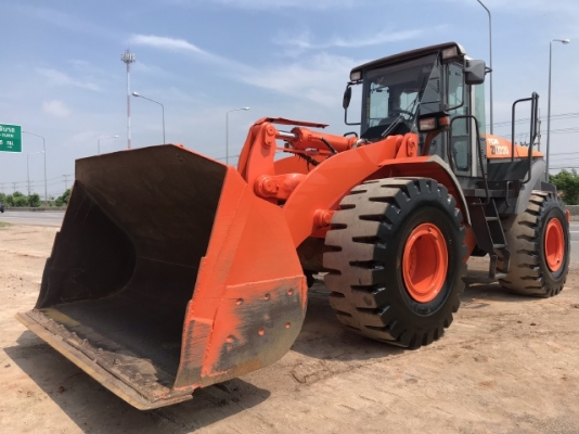 ขายรถตักล้อยาง HITACHI ZW220 นำเข้าเองจากญี่ปุ่น สภาพสวยพร้อมใช้งาน มีVDOการทำงานครับ