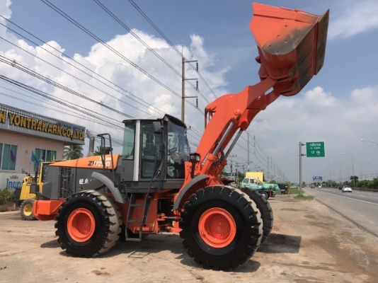 ขายรถตักล้อยาง HITACHI ZW220 นำเข้าเองจากญี่ปุ่น สภาพสวยพร้อมใช้งาน มีVDOการทำงานครับ