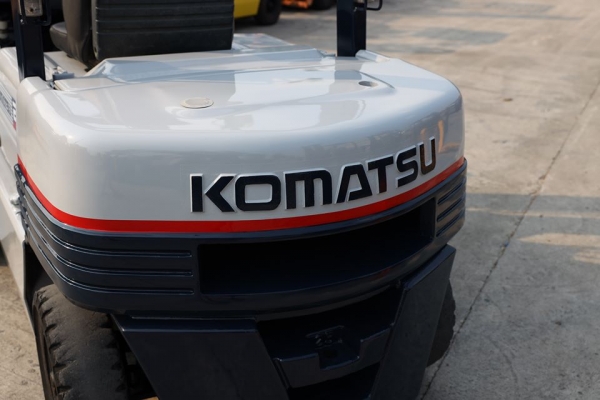 Komatsu FD25-11 งาเท ขนาดยก2.5ตัน เสาสูง4เมตร เครื่องยนต์ดีเซล สวยแห้งเดิม จากญี่ปุ่น Komatsu FD25-11 งาเท ขนาดยก2.5ตัน เสาสูง4เมตร เครื่องยนต์ดีเซล สวยแห้งเดิม จากญี่ปุ่น