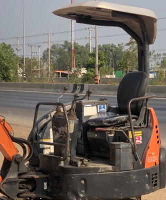 ขายรถขุด HITACHI EX20U-3 หัวกระแทก NPK นำเข้าจากญี่ปุ่น สภาพสวยพร้อมใช้ มีVDOการทำงานครับ