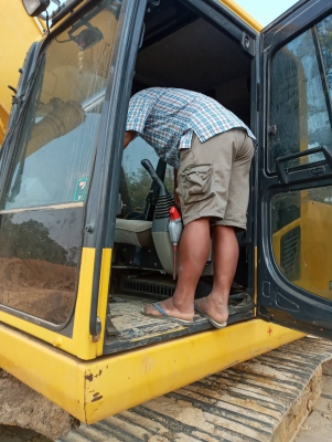 ขายดาวน์800,000 KOMATSU PC200-8MO ผ่อนต่ออีก16งวดๆละ87,300 ยังอยู่ในการดูแลของบริษํท7,000ชม.รถทำงาน5,800ชม.ขายสด2,000,000 คอมนอก20,000