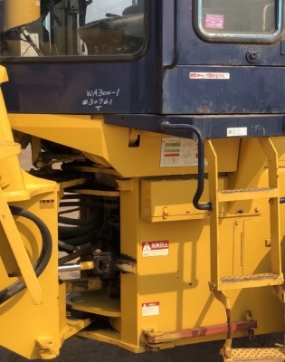 ขายรถตักล้อยาง KOMATSU WA300-1 นำเข้าเองจากญี่ปุ่น สภาพสวยพร้อมใช้ มีVDOการทำงานครับ
