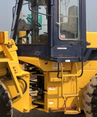 ขายรถตักล้อยาง KOMATSU WA300-1 นำเข้าเองจากญี่ปุ่น สภาพสวยพร้อมใช้ มีVDOการทำงานครับ