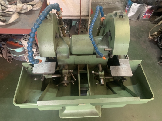 ขายแท่นเจียร Ifenger SA muller made in Switzerland 380V รุ่นช่างอาชีพ โครงสร้างแข็งแรงมาก ใช้กับงานหนักๆได้ดีครับ มีระบบฉีดน้ำในตัว(ไม่มีถังเก็บน้ำ) สภาพสวย หมุนนิ่ม พร้อมใช้งาน ราคา 16,500 บาท