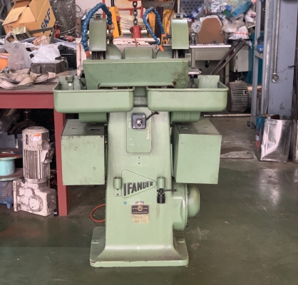 ขายแท่นเจียร Ifenger SA muller made in Switzerland 380V รุ่นช่างอาชีพ โครงสร้างแข็งแรงมาก ใช้กับงานหนักๆได้ดีครับ มีระบบฉีดน้ำในตัว(ไม่มีถังเก็บน้ำ) สภาพสวย หมุนนิ่ม พร้อมใช้งาน ราคา 16,500 บาท