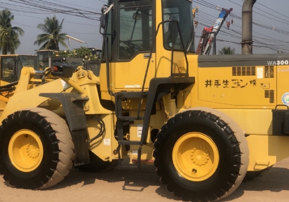 ขายรถตักล้อยาง KOMATSU WA300-3E นำเข้าเองจากญี่ปุ่น สภาพสวยพร้อมใช้ มีVDOการทำงานครับ
