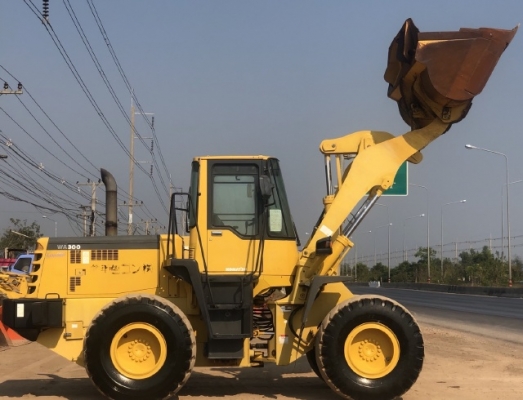 ขายรถตักล้อยาง KOMATSU WA300-3E นำเข้าเองจากญี่ปุ่น สภาพสวยพร้อมใช้ มีVDOการทำงานครับ