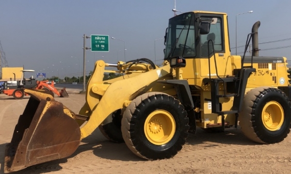 ขายรถตักล้อยาง KOMATSU WA300-3E นำเข้าเองจากญี่ปุ่น สภาพสวยพร้อมใช้ มีVDOการทำงานครับ