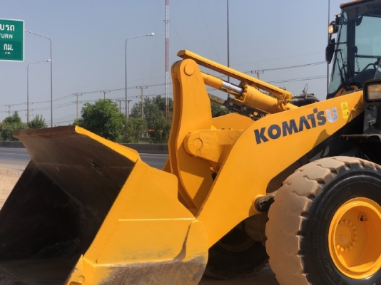 ขายรถตักล้อยาง KOMATSU WA320-7 ปี 2014 รถนอกนำเข้าเองจากญี่ปุ่น สภาพสวยพร้อมใช้ มีVDOการทำงานครับ