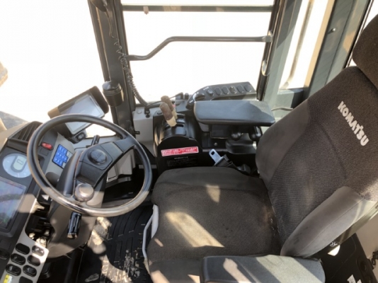 ขายรถตักล้อยาง KOMATSU WA320-7 ปี 2014 รถนอกนำเข้าเองจากญี่ปุ่น สภาพสวยพร้อมใช้ มีVDOการทำงานครับ