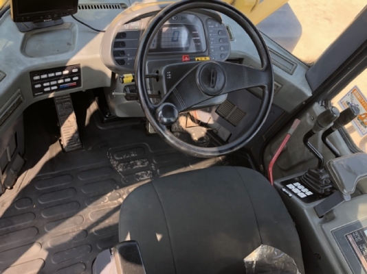 ขายรถตักล้อยาง KOMATSU WA450-3 รถนอกนำเข้าเองจากญี่ปุ่น สภาพสวยพร้อมใช้ มีVDOการทำงานครับ