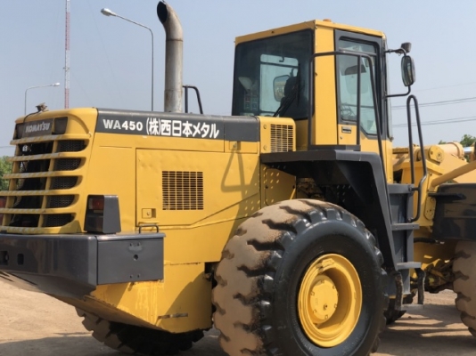 ขายรถตักล้อยาง KOMATSU WA450-3 รถนอกนำเข้าเองจากญี่ปุ่น สภาพสวยพร้อมใช้ มีVDOการทำงานครับ