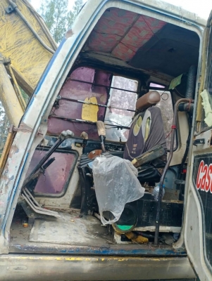 KOBELCO SK200-/// มีระบบหัวกระแทก ให้เฉพาะบุ้งกี๋ราคา 350,000