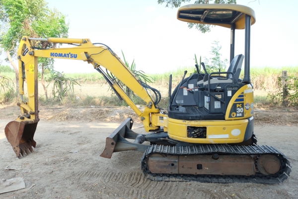 Komatsu pc30mr-2 ใชงาน830ชั่วโมงนำเข้าญี่ปุ่นยังไม่เคยใช้ในไทย 086-1602189