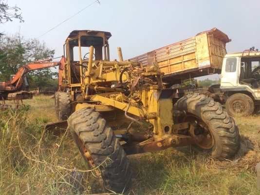 ขายด่วน รถเกรดเดอร์  KOMATSU GD376H เครื่อง เกียร์ดี ยางพอใช้งาน  เอกสารสัญญาซื้อขาย สนใจสอบถาม 093 0764943 K ตั้ม