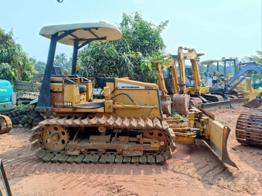 ขายรถดัน MITSUBISHI BD2H. เก่านอกแท้  สภาพสวย  พร้อมใช้  โทร 089-3818694 จ๊อย