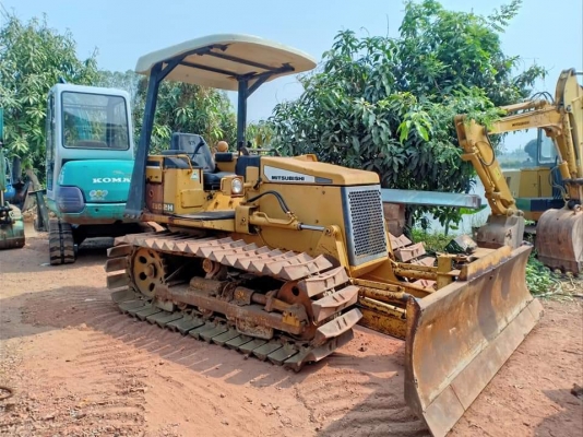 ขายรถดัน MITSUBISHI BD2H. เก่านอกแท้  สภาพสวย  พร้อมใช้  โทร 089-3818694 จ๊อย