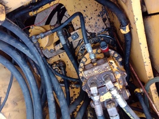 ขายแบคโฮ komatsu pc120-6ZE