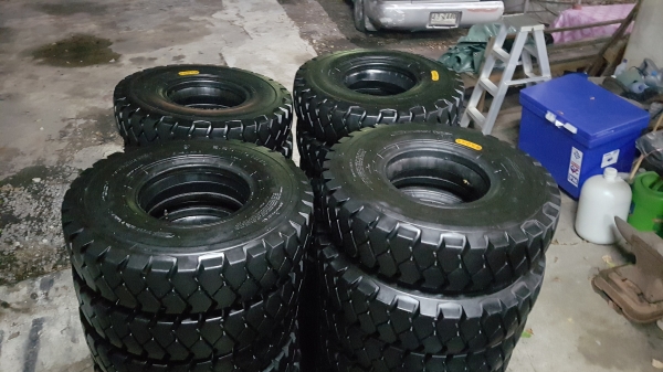 ขายยางลม รถยกโฟล์คลิฟท์ ขนาด 600-15 ,28&times;9-15 , 700-12 ,650-10,600-9 ติดต่อ 0844596195 เหมี๋ยวค่ะ