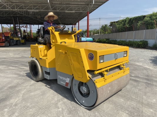 ขายรถบด3ตัน SAKAIรุ่นTW350 นำเข้าญี่ปุ่นไม่เคยใช้งานในไทย หน้าเหล็กหลังยาง ขับ2เพลาเอวอ่อน เครื่องอี