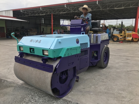 ขายรถบด4ตันKOMATSUรุ่นJV40CW-3นำเข้าญี่ปุ่นไม่เคยใช้งานในไทย หน้าเหล็กหลังยาง ขับ2เพลาเอวอ่อน เครื่อ ขายรถบด4ตันKOMATSUรุ่นJV40CW-3นำเข้าญี่ปุ่นไม่เคยใช้งานในไทย หน้าเหล็กหลังยาง ขับ2เพลาเอวอ่อน เครื่อ