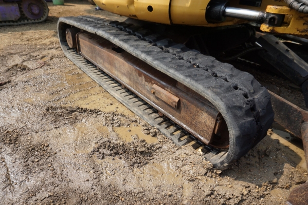 ขายรถขุดเล็ก Caterpillar 303CR รถสวย ตระกูลอเมริกา เก่าญี่ปุ่นผลิตญี่ปุ่นทั้งคัน พร้อมใช้ โทร 081-8581834 แบงค์