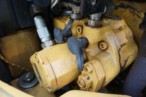 ขายรถขุดเล็ก Caterpillar 303CR รถสวย ตระกูลอเมริกา เก่าญี่ปุ่นผลิตญี่ปุ่นทั้งคัน พร้อมใช้ โทร 081-8581834 แบงค์