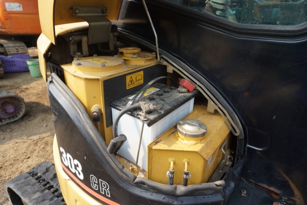 ขายรถขุดเล็ก Caterpillar 303CR รถสวย ตระกูลอเมริกา เก่าญี่ปุ่นผลิตญี่ปุ่นทั้งคัน พร้อมใช้ โทร 081-8581834 แบงค์