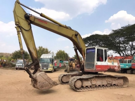 ขาย 495,000 KOMATSU  PC200LC-5 (แถมบูมยาว 16 เมตร) คอลโทลสั้น เครื่อง KOMATSU  ไฟฟ้าตัด เครื่องดี ปั้มแรง เอวมีขยับ ช่วงล่างดี เอกสารเล่มทะเบียน รถพร้อมใช้งาน สนใจดูรถ ที่ จังหวัด  พะเยา
