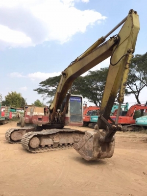 ขาย 495,000 KOMATSU  PC200LC-5 (แถมบูมยาว 16 เมตร) คอลโทลสั้น เครื่อง KOMATSU  ไฟฟ้าตัด เครื่องดี ปั้มแรง เอวมีขยับ ช่วงล่างดี เอกสารเล่มทะเบียน รถพร้อมใช้งาน สนใจดูรถ ที่ จังหวัด  พะเยา