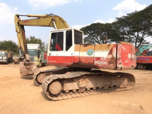 ขาย 495,000 KOMATSU  PC200LC-5 (แถมบูมยาว 16 เมตร) คอลโทลสั้น เครื่อง KOMATSU  ไฟฟ้าตัด เครื่องดี ปั้มแรง เอวมีขยับ ช่วงล่างดี เอกสารเล่มทะเบียน รถพร้อมใช้งาน สนใจดูรถ ที่ จังหวัด  พะเยา