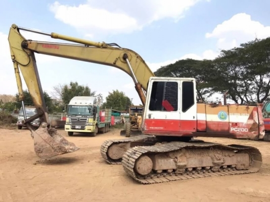 ขาย 495,000 KOMATSU  PC200LC-5 (แถมบูมยาว 16 เมตร) คอลโทลสั้น เครื่อง KOMATSU  ไฟฟ้าตัด เครื่องดี ปั้มแรง เอวมีขยับ ช่วงล่างดี เอกสารเล่มทะเบียน รถพร้อมใช้งาน สนใจดูรถ ที่ จังหวัด  พะเยา