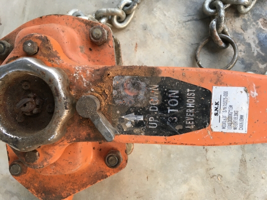 รอกโซ่มือโยกขนาด3ตัน สภาพเก่าเก็บ สนใจติดต่อ 0833804567