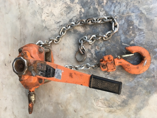 รอกโซ่มือโยกขนาด3ตัน สภาพเก่าเก็บ สนใจติดต่อ 0833804567