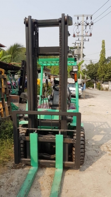 +++ ขายโฟล์คลิฟท์  MITSUBISHI FD30  ขนาด 3  ตัน  เครื่องยนต์ดีเซล  เสา 4  เมตร  เกียร์ธรรมดา  งา 1,070  มม.  ยางตันใหม่ครับ