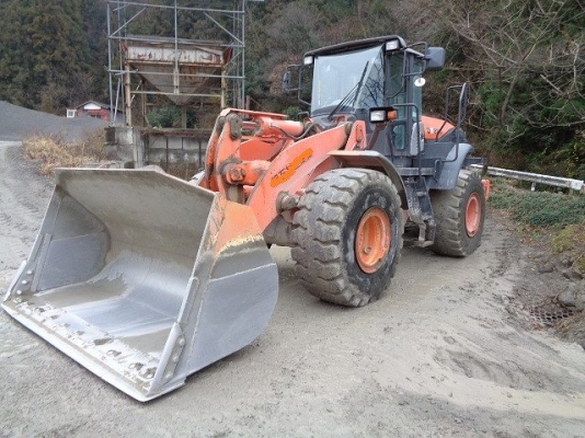 ขายรถตักล้อยาง HITACHI ZW220-5B นำเข้าเองจากญี่ปุ่น สภาพสวยพร้อมใช้ ถึงเร็วๆนี้ครับ ขายรถตักล้อยาง HITACHI ZW220-5B นำเข้าเองจากญี่ปุ่น สภาพสวยพร้อมใช้ ถึงเร็วๆนี้ครับ