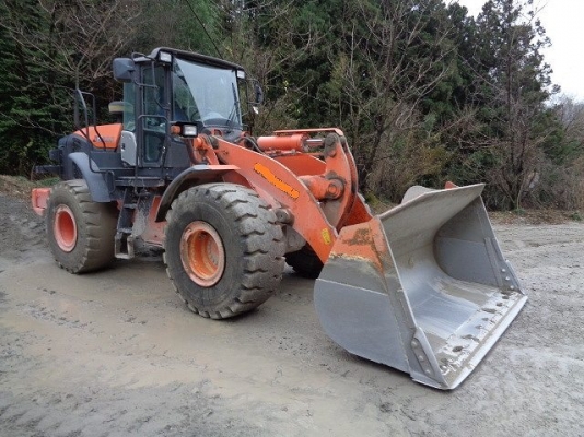 ขายรถตักล้อยาง HITACHI ZW220-5B นำเข้าเองจากญี่ปุ่น สภาพสวยพร้อมใช้ ถึงเร็วๆนี้ครับ ขายรถตักล้อยาง HITACHI ZW220-5B นำเข้าเองจากญี่ปุ่น สภาพสวยพร้อมใช้ ถึงเร็วๆนี้ครับ