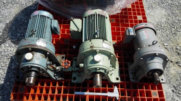 มอเตอร์เกียร์ทดญี่ปุ่น SUMITOMO JAPAN ขนาด 2 / 3 / 5 HP อัตราทด 1:29 (50 rpm) 380V รอบทดเดียวกันหมด มอเตอร์เกียร์ทดญี่ปุ่น SUMITOMO JAPAN ขนาด 2 / 3 / 5 HP อัตราทด 1:29 (50 rpm) 380V รอบทดเดียวกันหมด