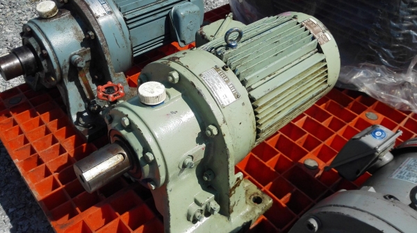 มอเตอร์เกียร์ทดญี่ปุ่น SUMITOMO JAPAN ขนาด 2 / 3 / 5 HP อัตราทด 1:29 (50 rpm) 380V รอบทดเดียวกันหมด 