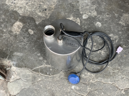 ขายไดโว่ดูดน้ำ Groundfos 1.5HP. 220V made in Hungary ไฟบ้าน มีระบบลูกลอยตัดการทำงานในตัว โครงสแตนเลส ขนาดท่อ 2นิ้ว สภาพสวยมากเดิมๆ วิ่งนิ่ม พร้อมใช้งาน ขายไดโว่ดูดน้ำ Groundfos 1.5HP. 220V made in Hungary ไฟบ้าน มีระบบลูกลอยตัดการทำงานในตัว โครงสแตนเลส ขนาดท่อ 2นิ้ว สภาพสวยมากเดิมๆ วิ่งนิ่ม พร้อมใช้งาน