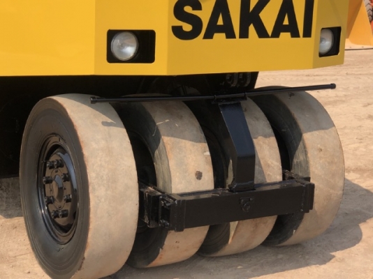 ขายรถบด 9 ล้อ SAKAI TS200 (3,XXX ชั่วโมง) นำเข้าเองจากญี่ปุ่น สภาพสวยพร้อมใช้ มีVDOการทำงานครับ