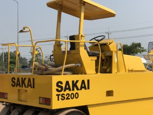 ขายรถบด 9 ล้อ SAKAI TS200 (3,XXX ชั่วโมง) นำเข้าเองจากญี่ปุ่น สภาพสวยพร้อมใช้ มีVDOการทำงานครับ