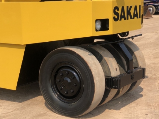 ขายรถบด 9 ล้อ SAKAI TS200 (3,XXX ชั่วโมง) นำเข้าเองจากญี่ปุ่น สภาพสวยพร้อมใช้ มีVDOการทำงานครับ