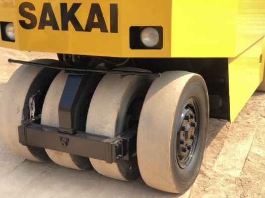 ขายรถบด 9 ล้อ SAKAI TS200 (3,XXX ชั่วโมง) นำเข้าเองจากญี่ปุ่น สภาพสวยพร้อมใช้ มีVDOการทำงานครับ