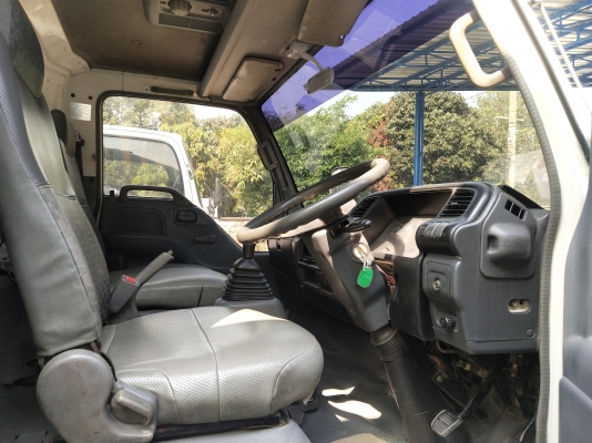 6 ล้อกลาง EURO2 ISUZU NQR 175 แรงม้า * ยาว 5.50 ม.* ปี2549 นะคะ รถสวยเดิม+สภาพพร้อมใช้งาน * รถห้างแท