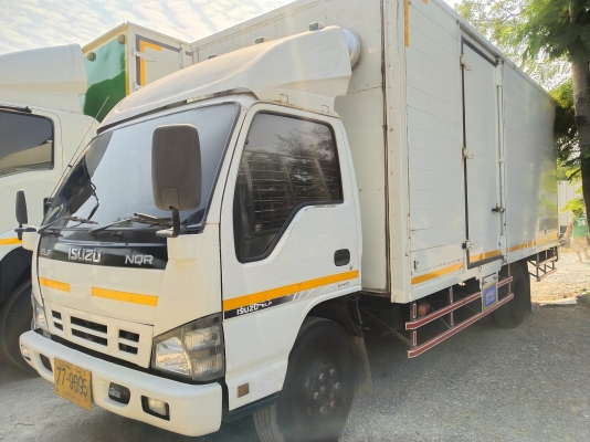 6 ล้อกลาง EURO2 ISUZU NQR 175 แรงม้า * ยาว 5.50 ม.* ปี2549 นะคะ รถสวยเดิม+สภาพพร้อมใช้งาน * รถห้างแท