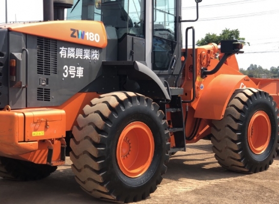 ขายรถตักล้อยาง HITACHI ZW180 ปี 2013 แขนยาวพิเศษ นำเข้าจากญี่ปุ่น สภาพสวยพร้อมใช้ มีVDOการทำงานครับ