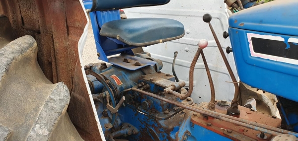 ขายรถไถ FORRD 77 พร้อมอุปกรณ์ดันหน้า+ผาน7 CMT มีทะเบียนครบพร้อมโอน ราคา 188,000 ต่อรองได้ครับ **แถมขนส่งให้ฟรี 300กม. สามย่านแทรคเตอร์ โทร/ไลน์ 0897489639 ,0899347475 (อ.แกลง ระยอง )