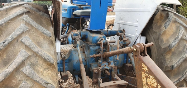 ขายรถไถ FORRD 77 พร้อมอุปกรณ์ดันหน้า+ผาน7 CMT มีทะเบียนครบพร้อมโอน ราคา 188,000 ต่อรองได้ครับ **แถมขนส่งให้ฟรี 300กม. สามย่านแทรคเตอร์ โทร/ไลน์ 0897489639 ,0899347475 (อ.แกลง ระยอง )